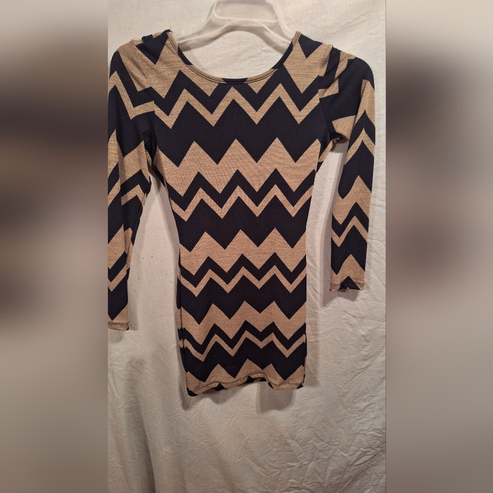Chevron Pattern Long Sleeve Mini Dress